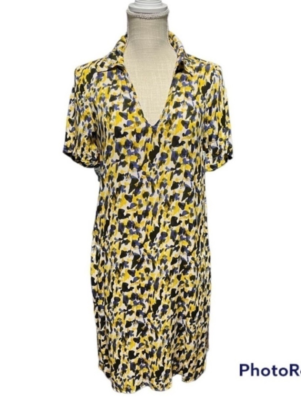 Velvet by Graham & Spencer Artsy casual v-neck short sleeves soft sheath dress